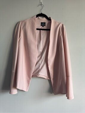 NWOT Adrianna Papell Light Blush Pink Open Front Bell Sleeve Asymmetrical Blazer